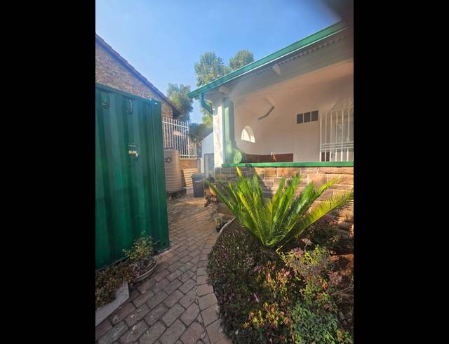 6 BEDROOM HOUSE FOR SALE IN HILLCREST